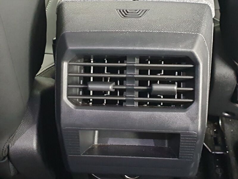 More views of Peugeot 3008