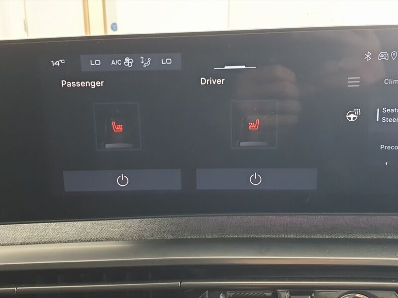 More views of Peugeot 3008