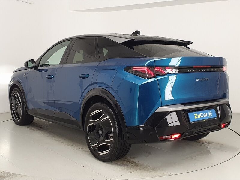 More views of Peugeot 3008