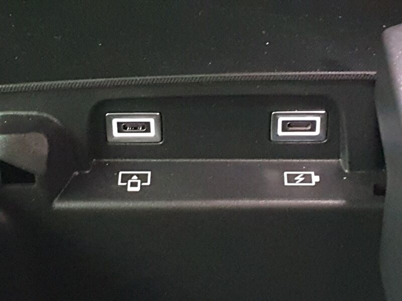 More views of Peugeot 3008