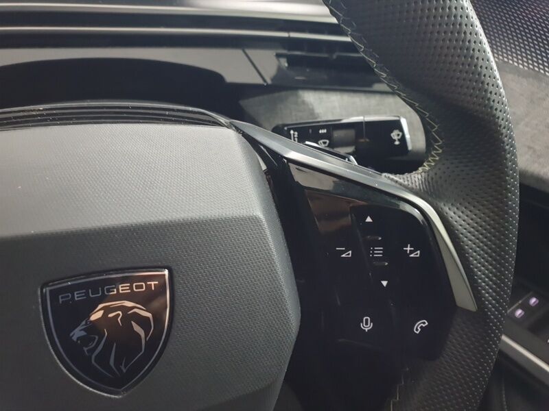 More views of Peugeot 3008