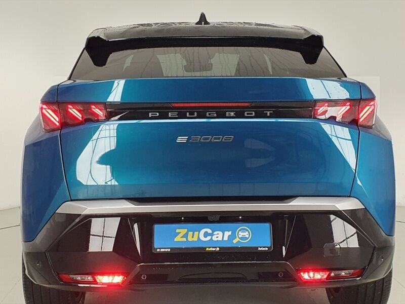 More views of Peugeot 3008