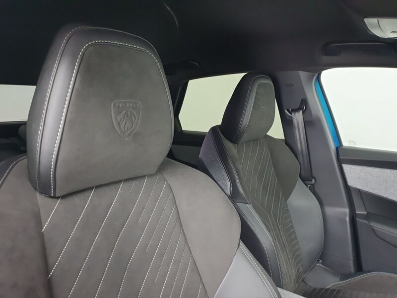 More views of Peugeot 3008