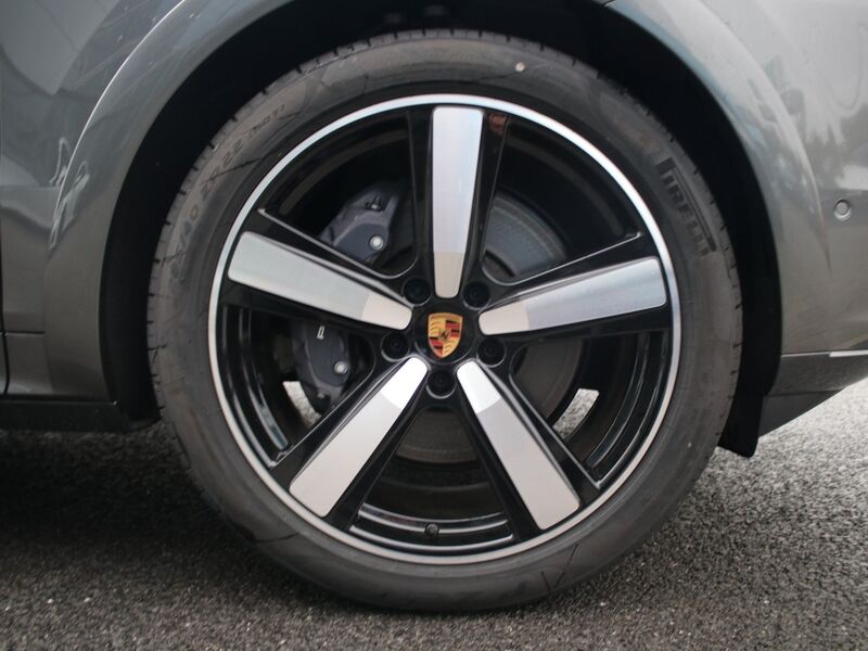 More views of Porsche Cayenne