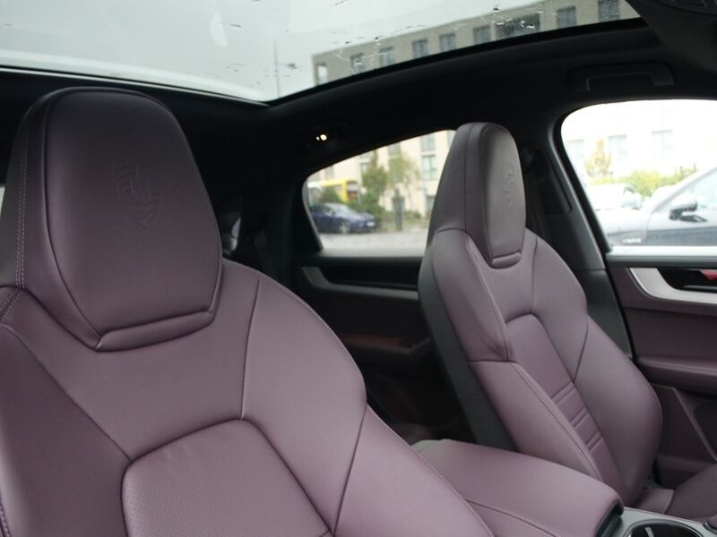 More views of Porsche Cayenne