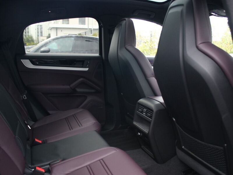 More views of Porsche Cayenne