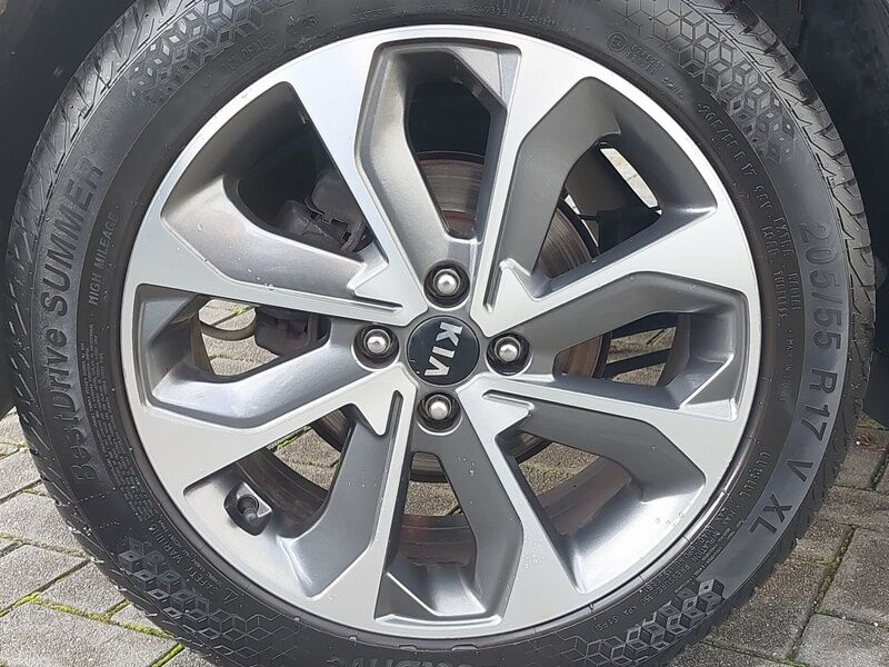 More views of Kia Stonic