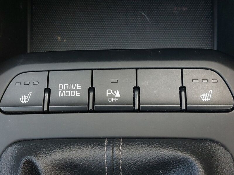 More views of Kia Stonic