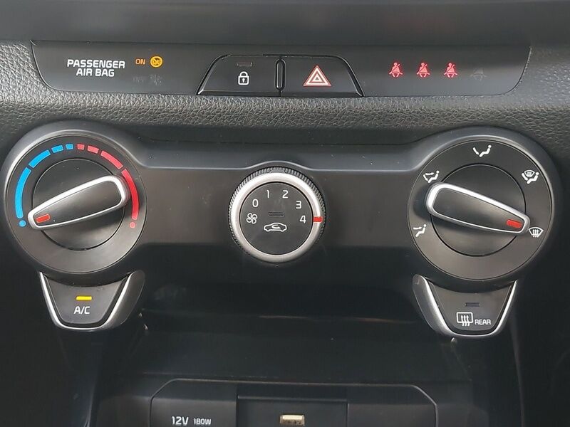 More views of Kia Stonic