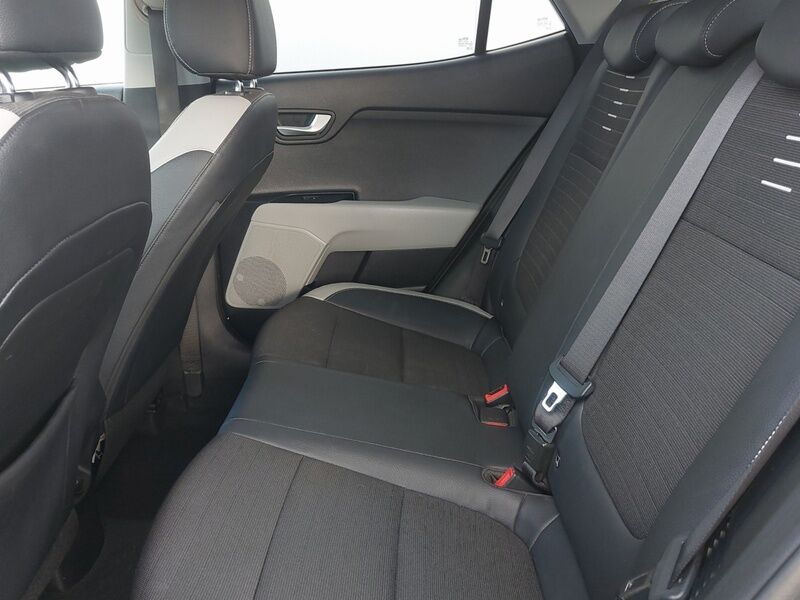 More views of Kia Stonic