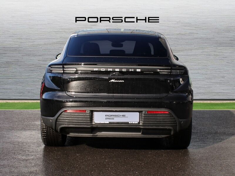 More views of Porsche Macan