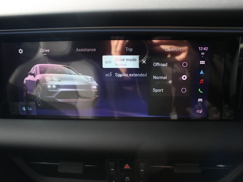 More views of Porsche Macan