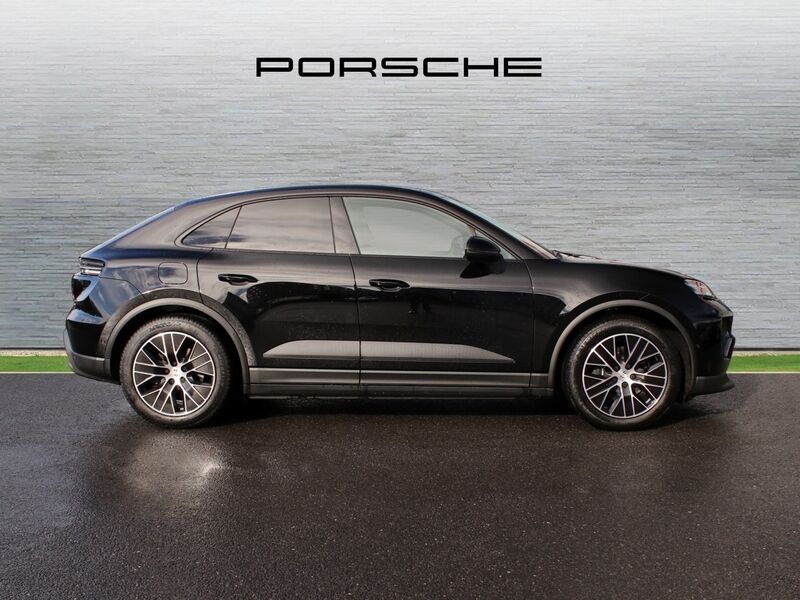 More views of Porsche Macan