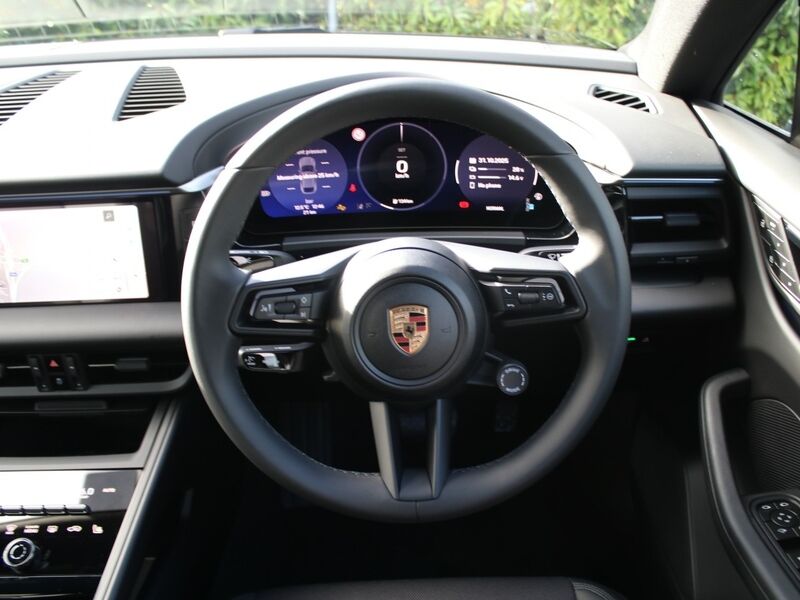 More views of Porsche Macan