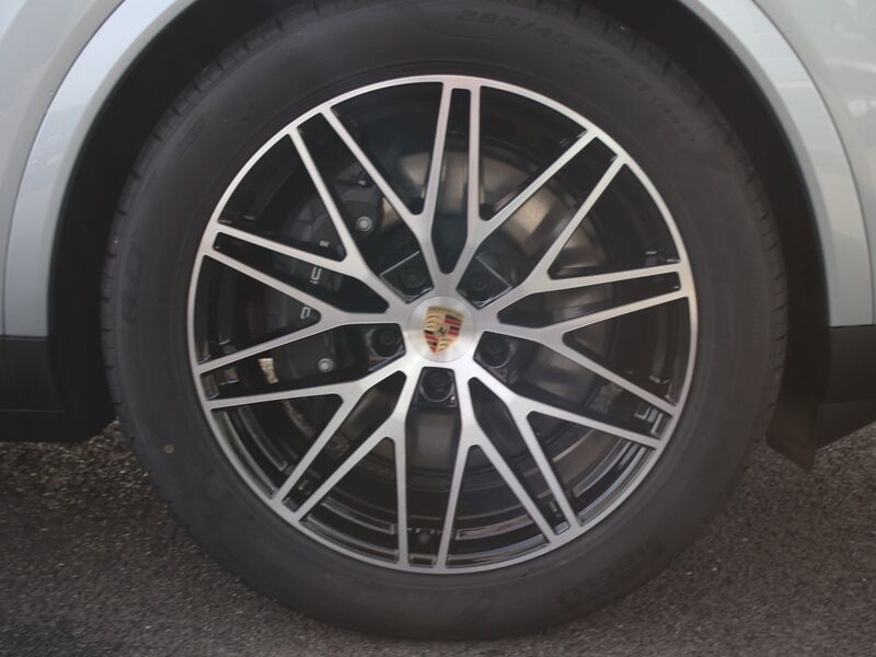 More views of Porsche Cayenne