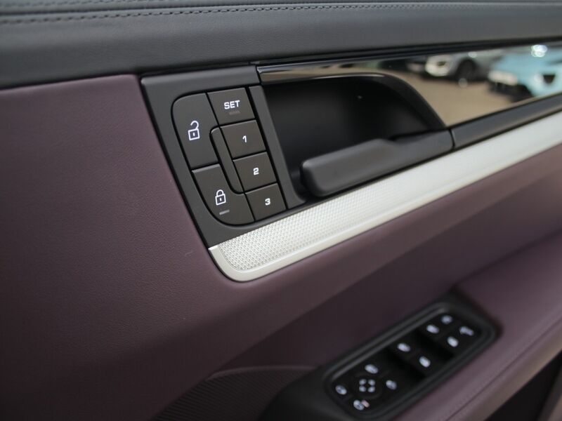 More views of Porsche Cayenne