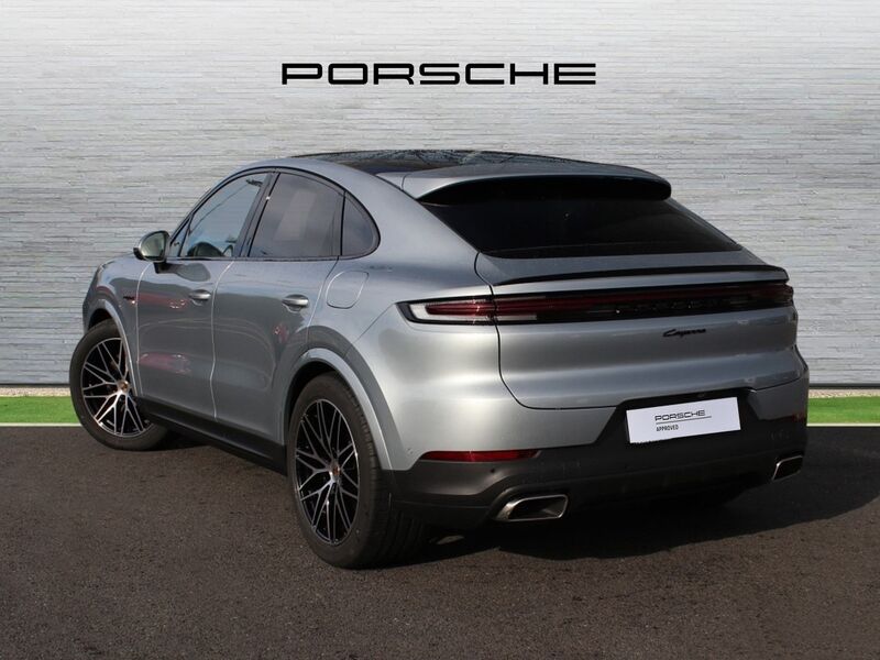 More views of Porsche Cayenne