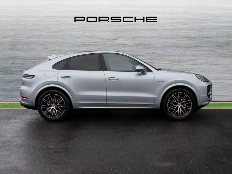 More views of Porsche Cayenne
