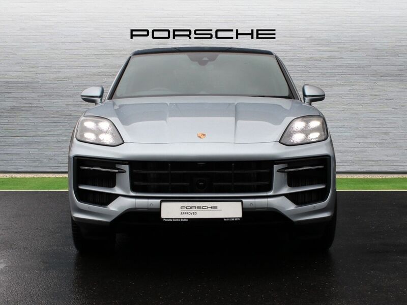 More views of Porsche Cayenne