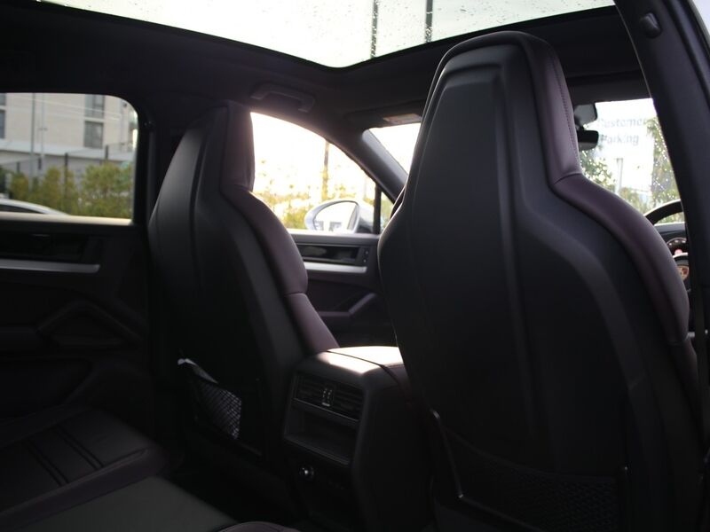 More views of Porsche Cayenne