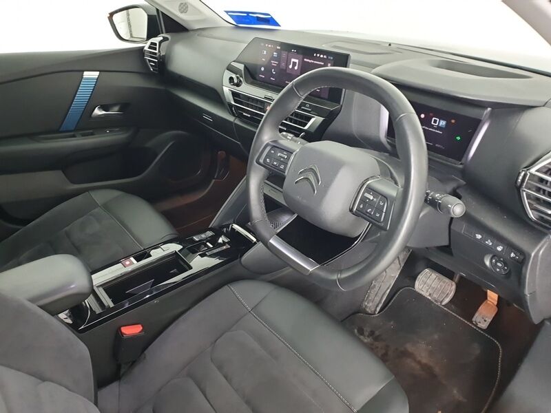 More views of Citroen E-C4 X 