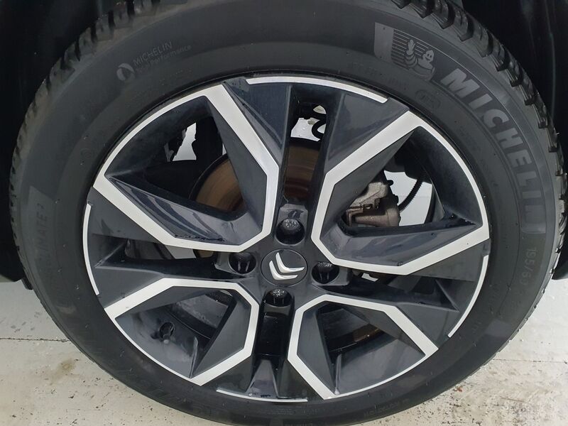 More views of Citroen E-C4 X 