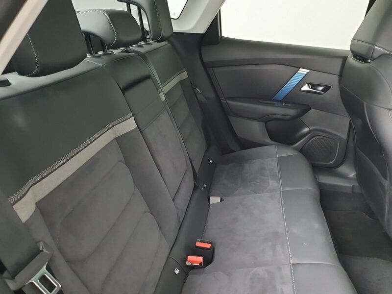 More views of Citroen E-C4 X 