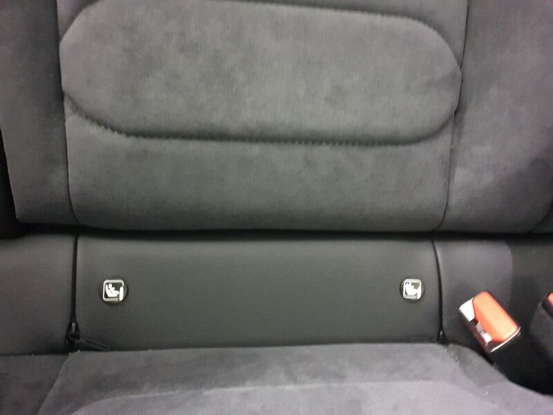 More views of Citroen E-C4 X 