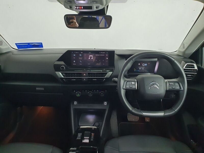 More views of Citroen E-C4 X 