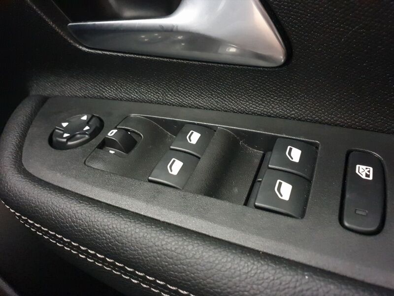 More views of Opel Mokka