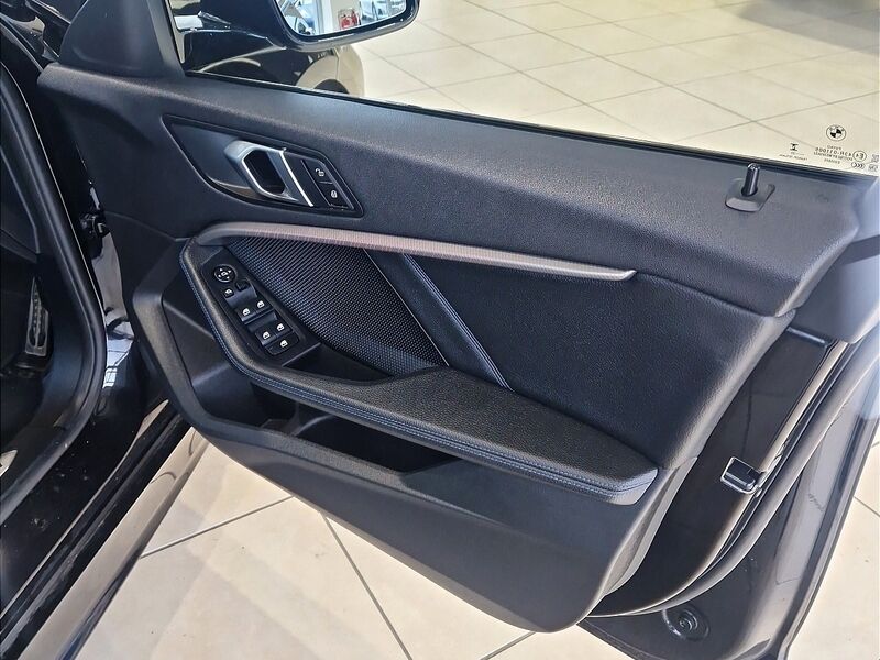 More views of BMW 1-Series