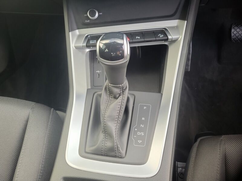 More views of Audi Q3