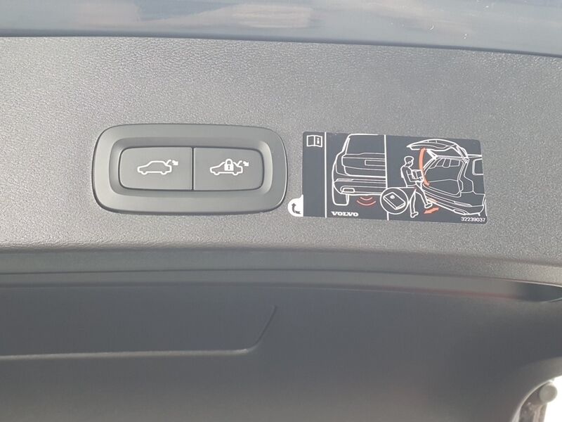 More views of Volvo XC40