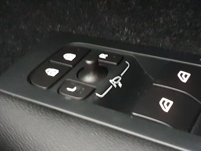 More views of Volvo XC40