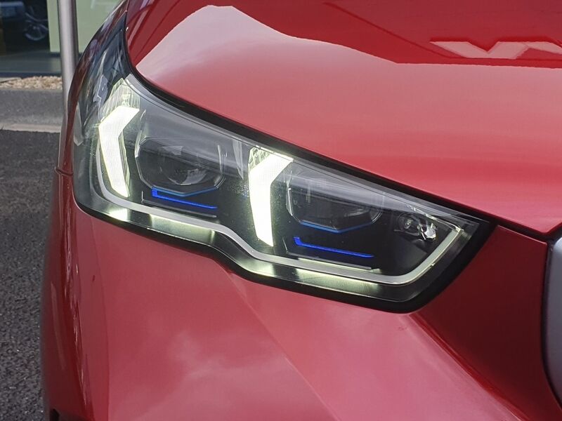 More views of BMW i5