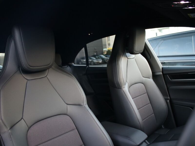 More views of Porsche Macan