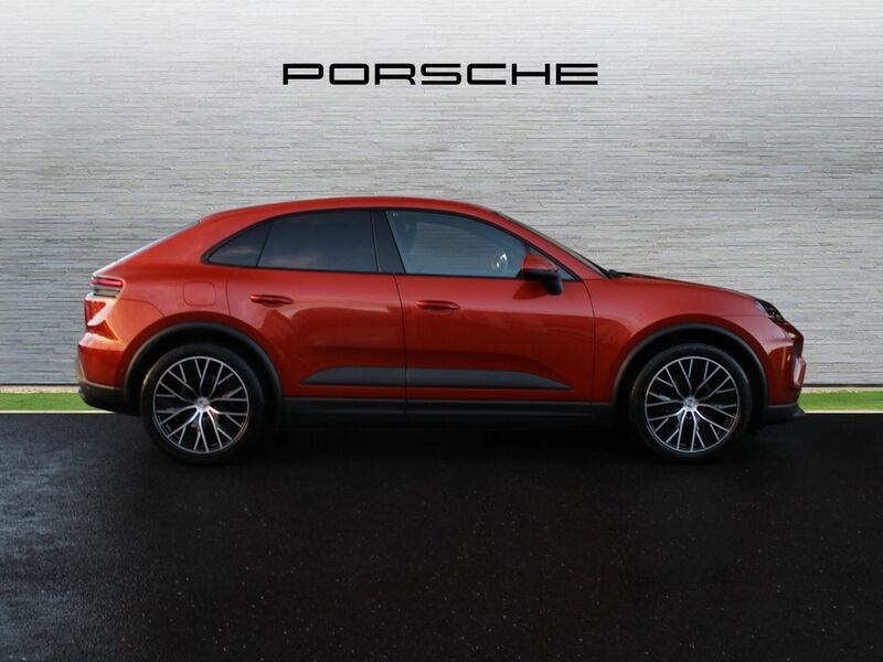 More views of Porsche Macan