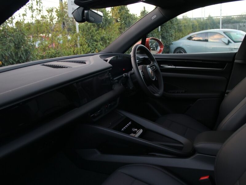 More views of Porsche Macan