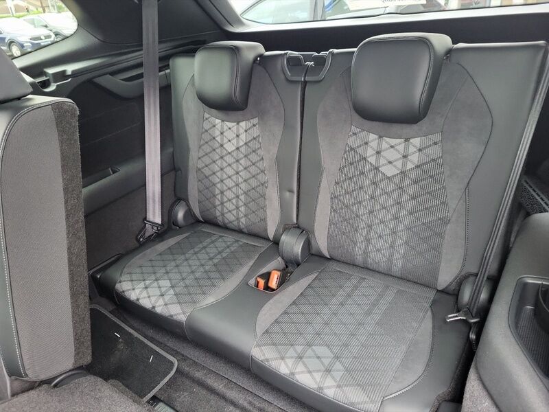 More views of Volkswagen Tayron