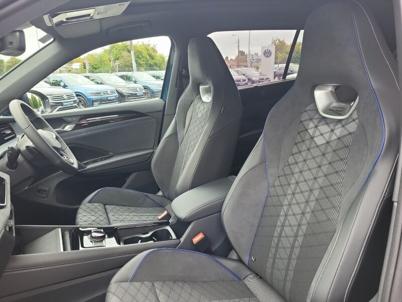 More views of Volkswagen Tayron