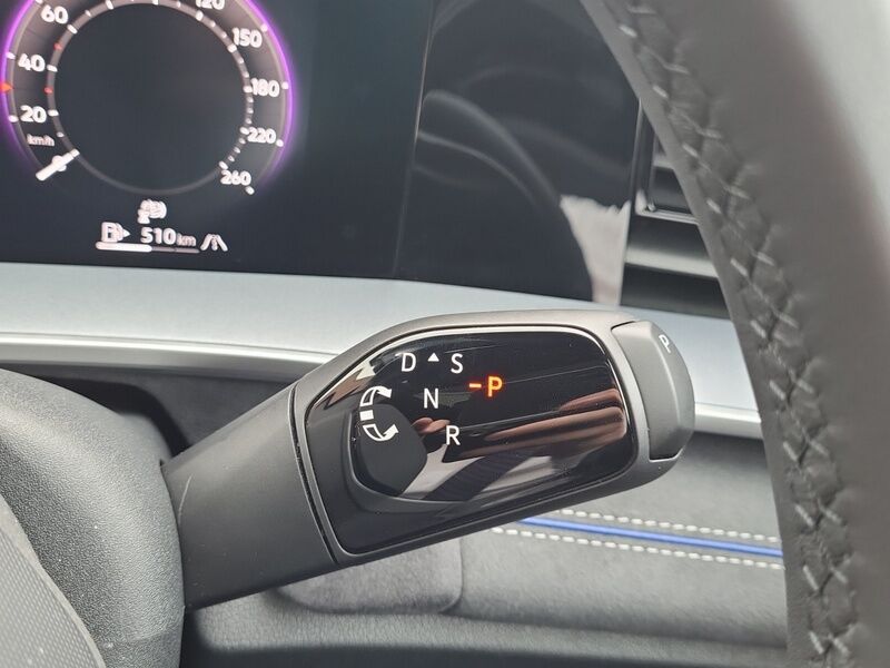 More views of Volkswagen Tayron