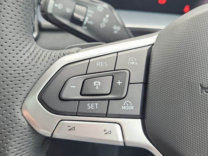 More views of Volkswagen Tayron