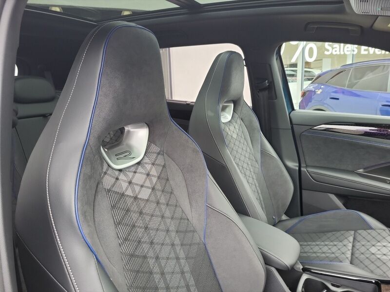 More views of Volkswagen Tayron