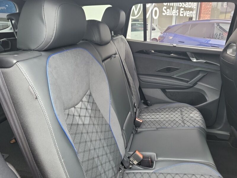 More views of Volkswagen Tayron