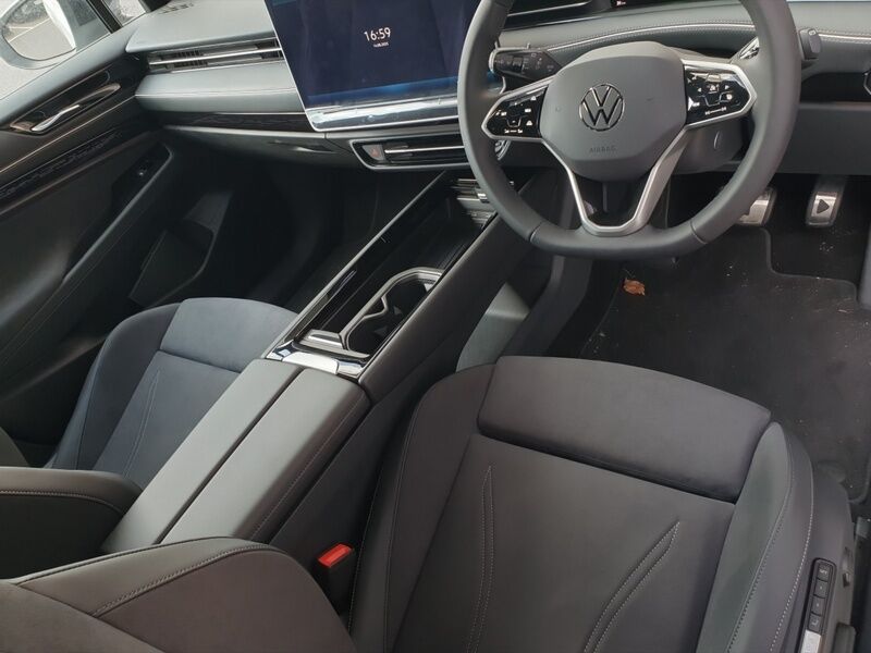 More views of Volkswagen ID.7