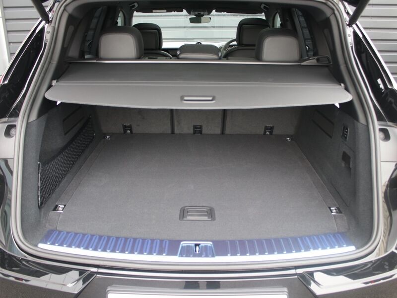 More views of Porsche Cayenne