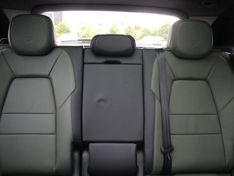 More views of Porsche Cayenne