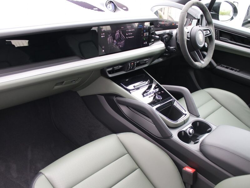 More views of Porsche Cayenne