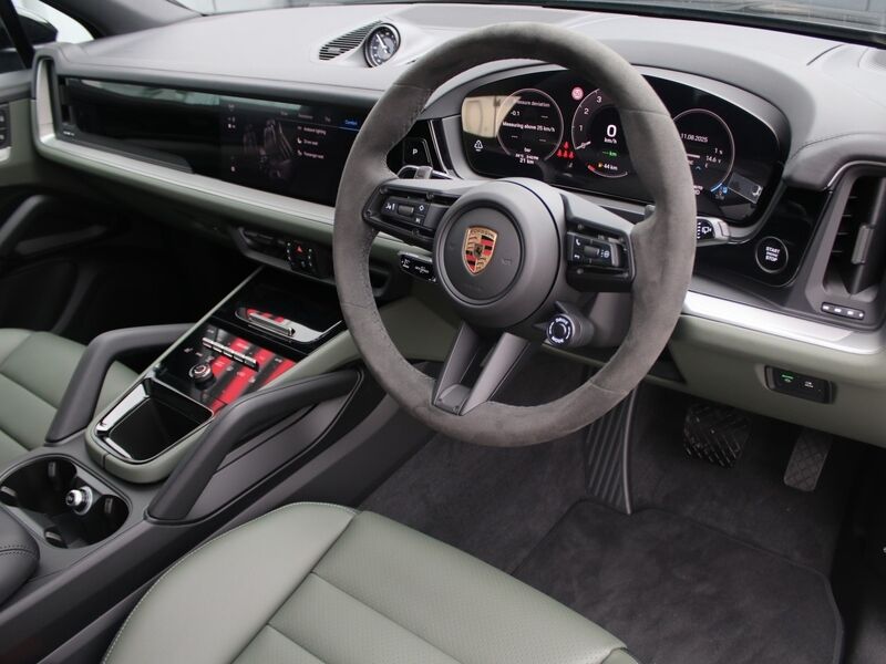 More views of Porsche Cayenne