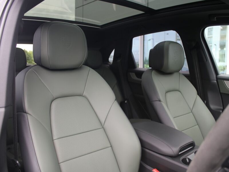 More views of Porsche Cayenne
